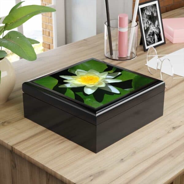 water lily box
